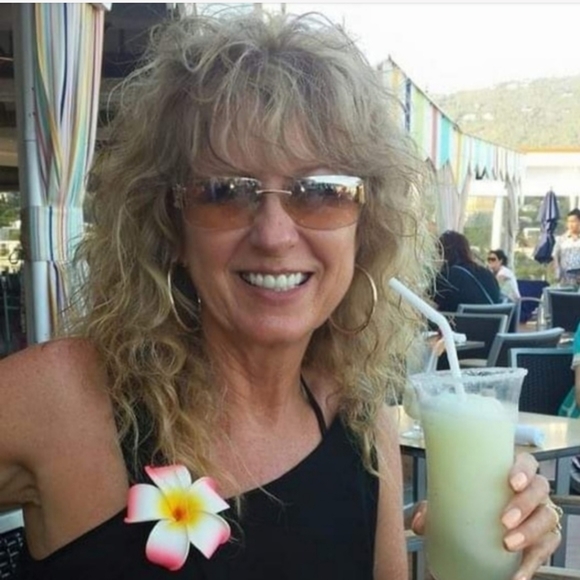 My Closet is 99% New or Gently pre-owned only! - Picture 2 of 3